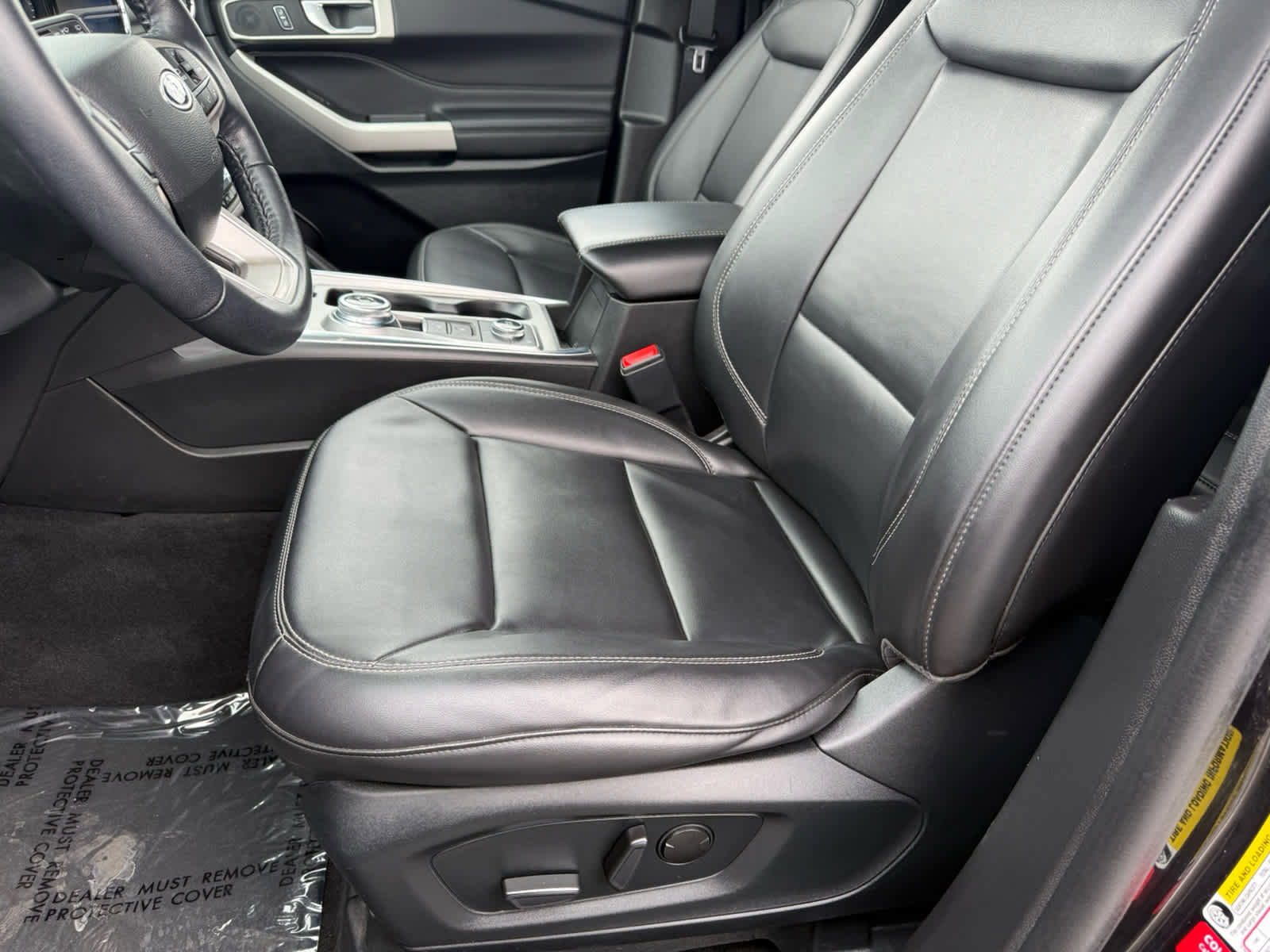 Certified 2023 Ford Explorer XLT w/ Equipment Group 202A image 4