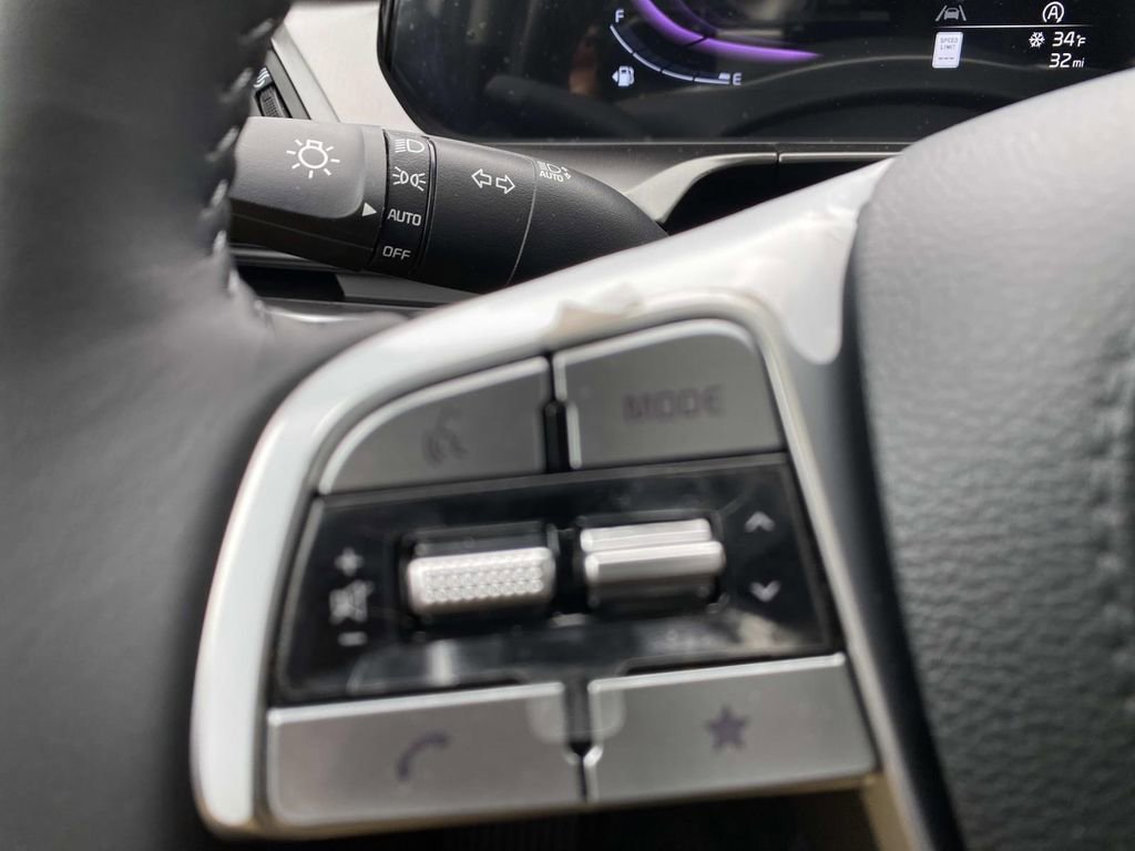 New 2025 Kia Telluride S image 17