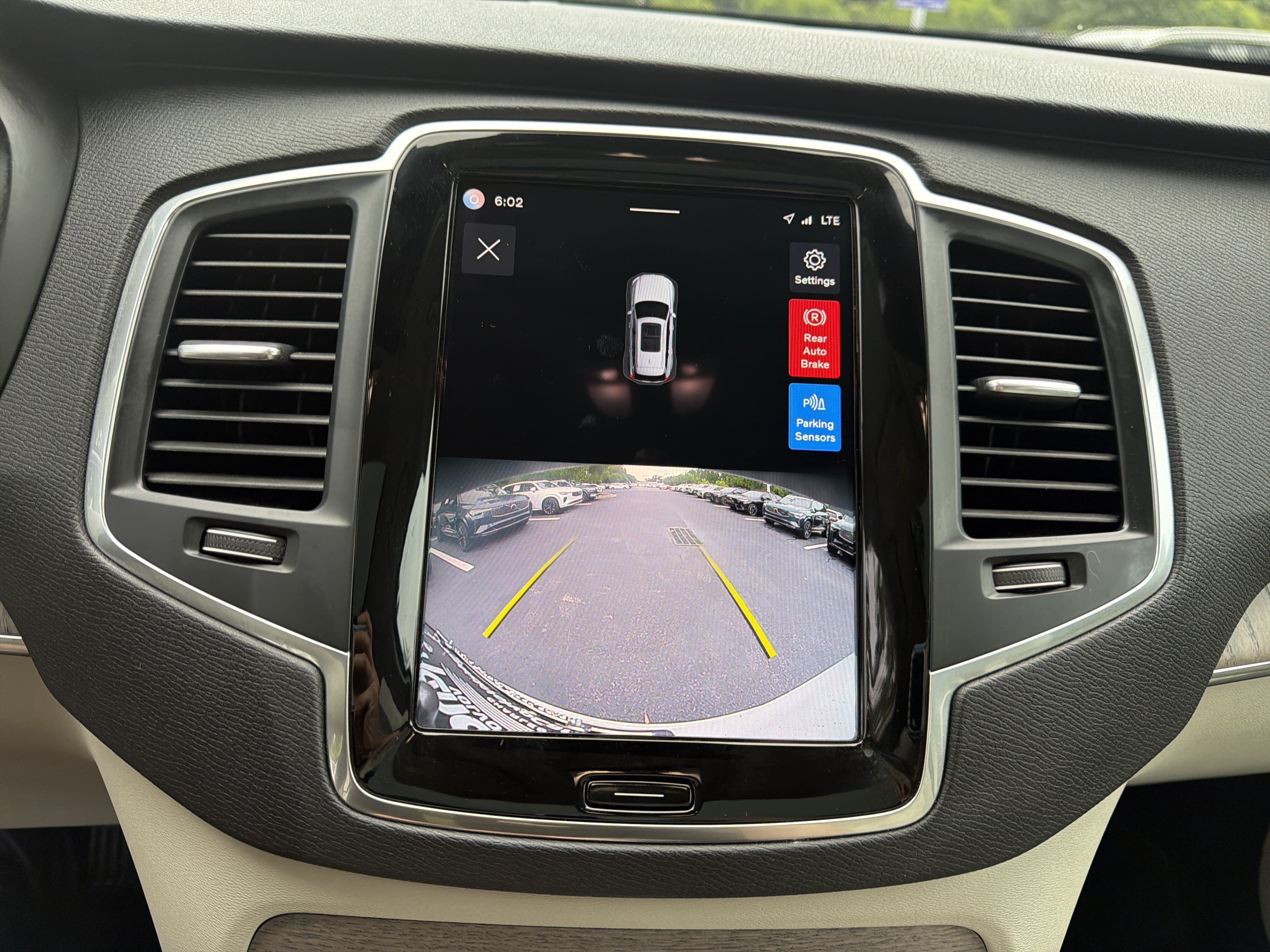 Certified 2023 Volvo XC90 B6 Core AWD/4WD image 25