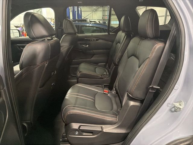 Used 2023 Honda Pilot TrailSport image 11