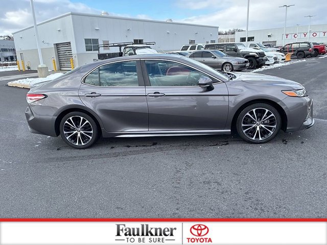 Certified 2020 Toyota Camry SE w/ Convenience Package image 5