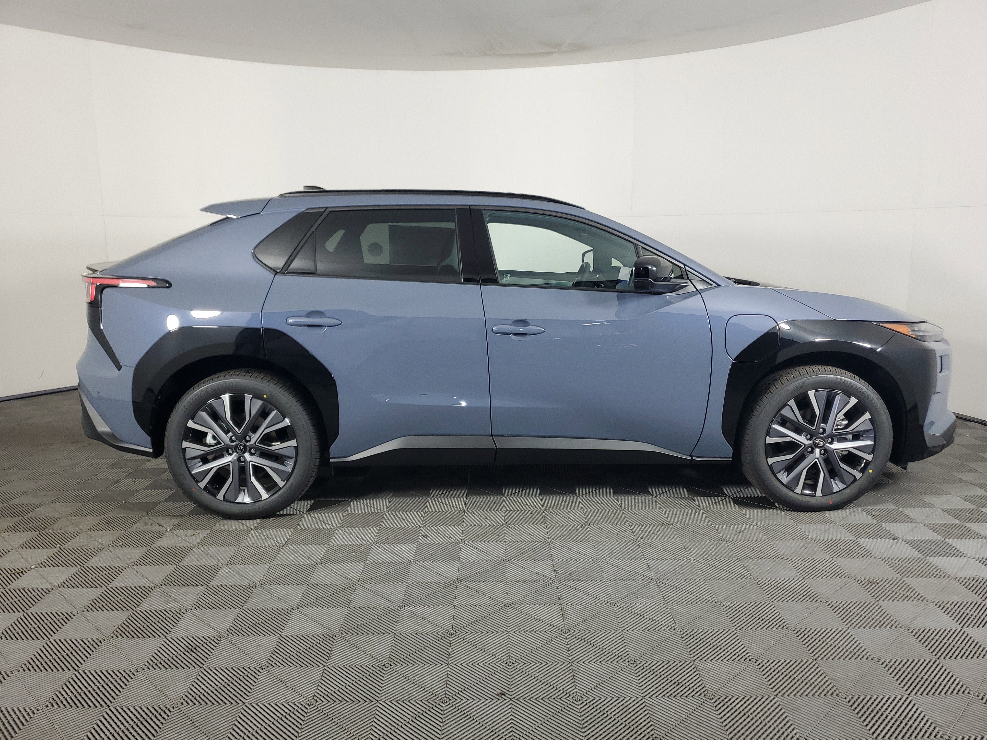 New 2026 Subaru Solterra Limited image 3