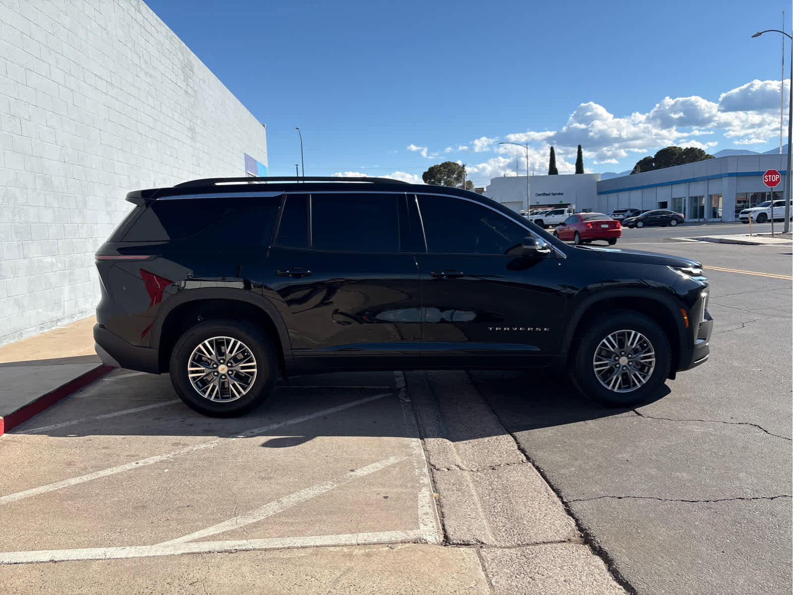 Used 2025 Chevrolet Traverse LT w/ Driver Confidence Package image 7