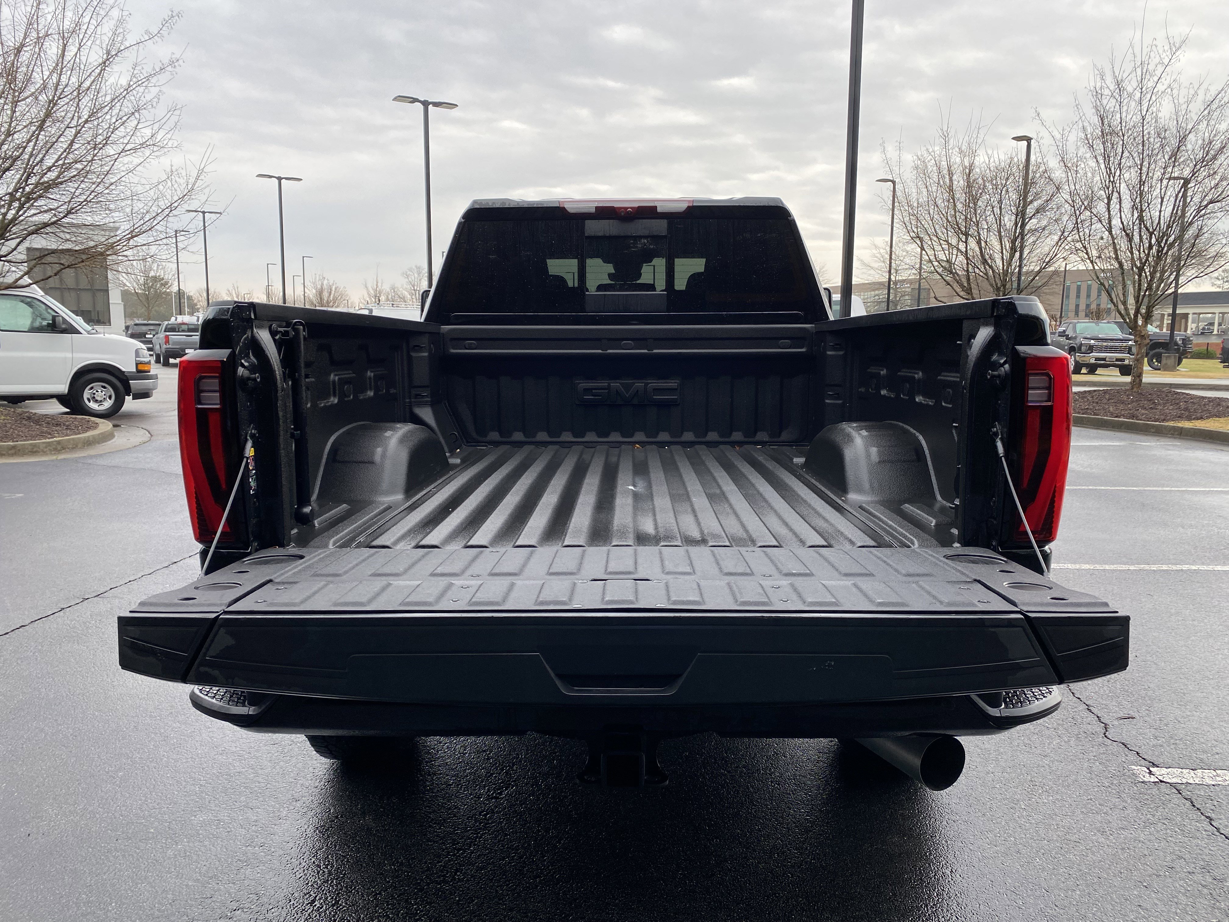 Used 2025 GMC Sierra 2500 Denali Ultimate w/ Snow Plow Prep/Camper Package image 12