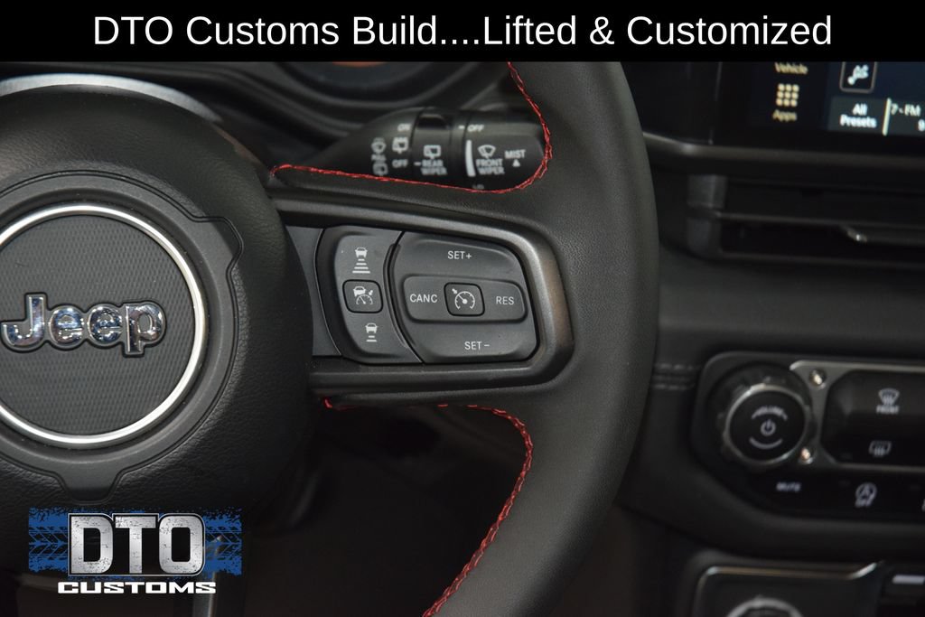 Used 2025 Jeep Wrangler Unlimited Rubicon AWD/4WD image 37