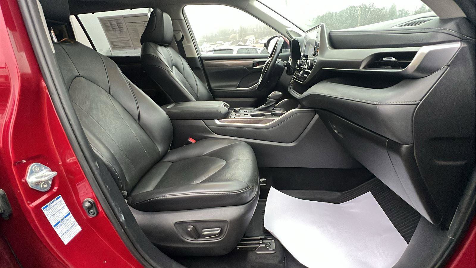 Used 2020 Toyota Highlander Limited image 13