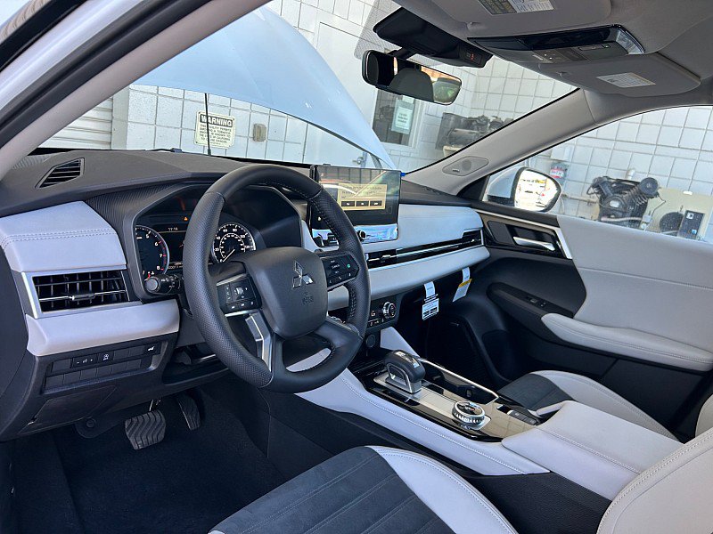 New 2026 Mitsubishi Outlander SE FWD image 18