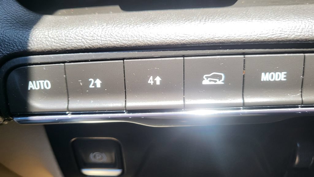 Used 2021 Cadillac Escalade Premium Luxury AWD/4WD image 42