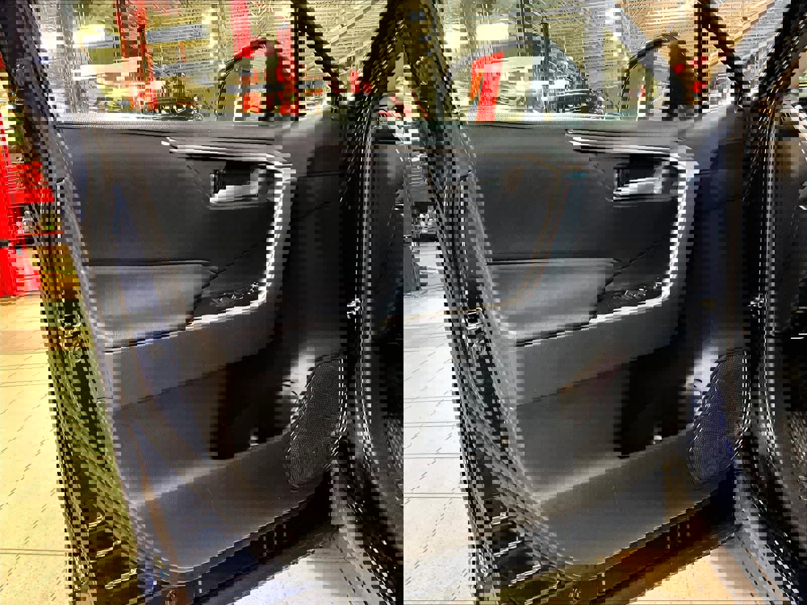 Used 2023 Toyota RAV4 XLE w/ Convenience Package image 9