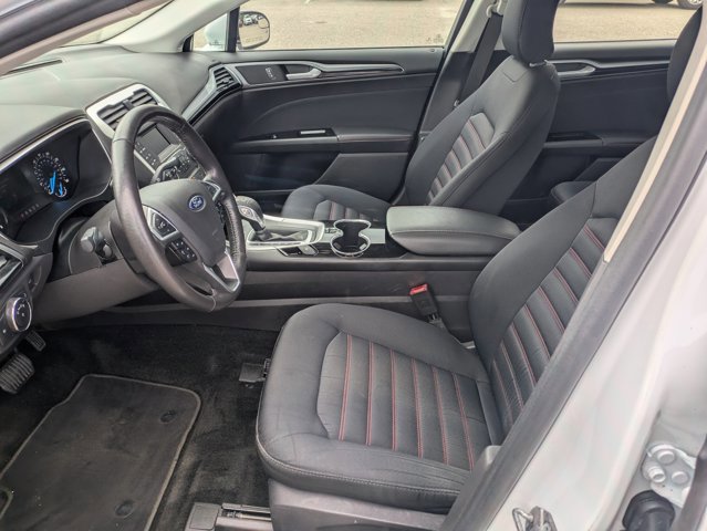 Used 2016 Ford Fusion SE w/ Equipment Group 201A image 14