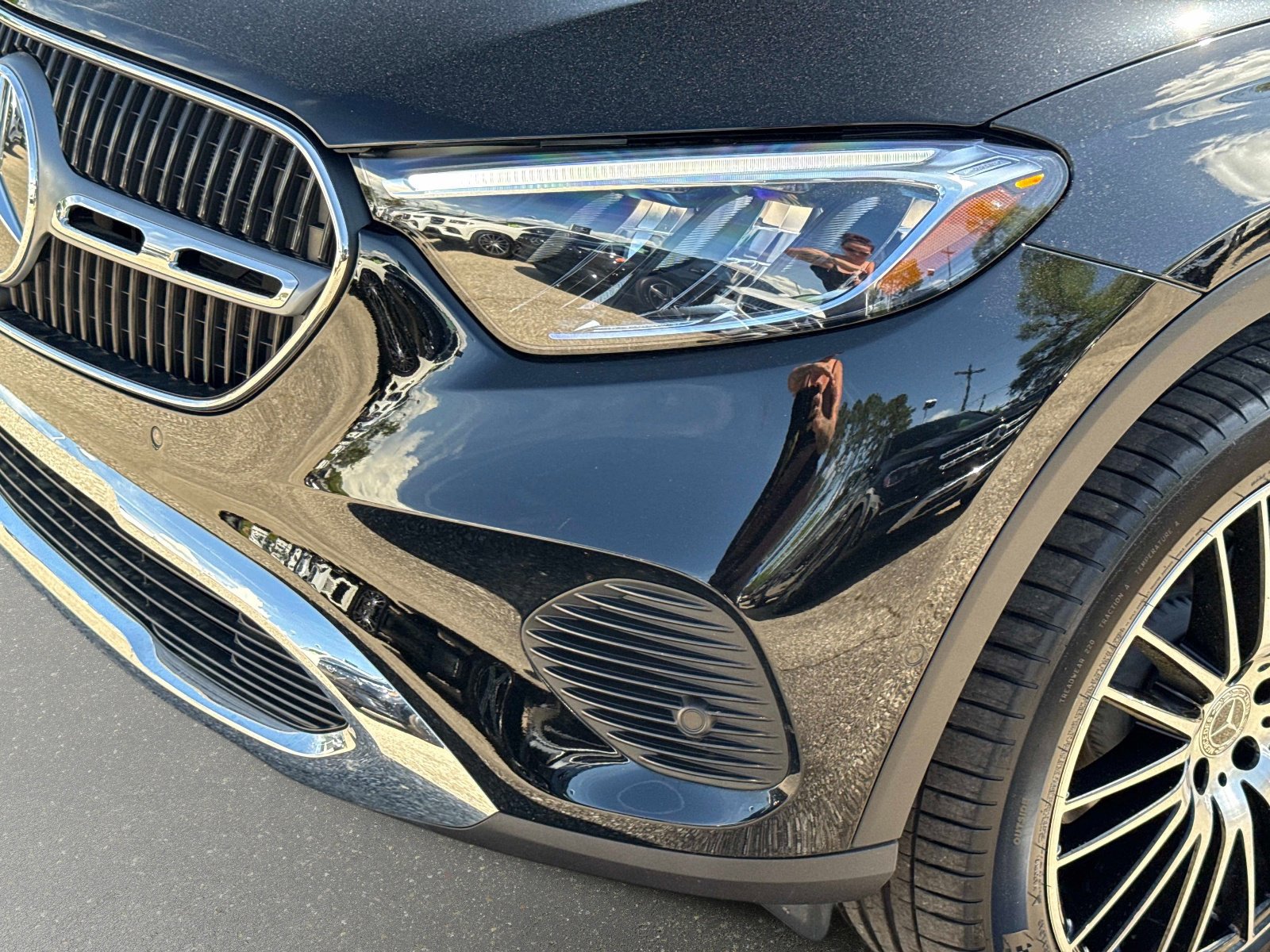 Certified 2025 Mercedes-Benz GLC 300 image 9