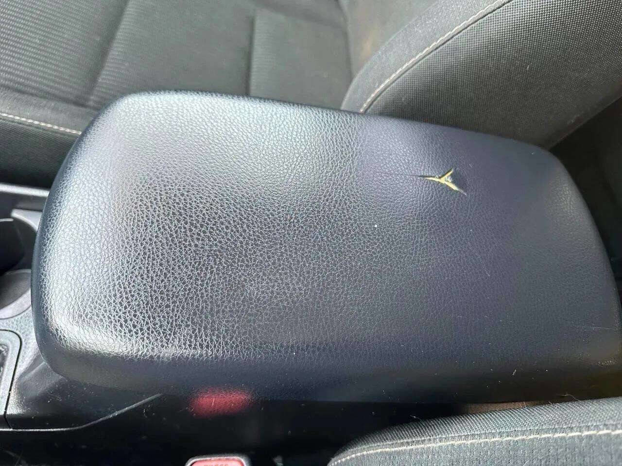 Used 2015 Toyota RAV4 XLE image 33