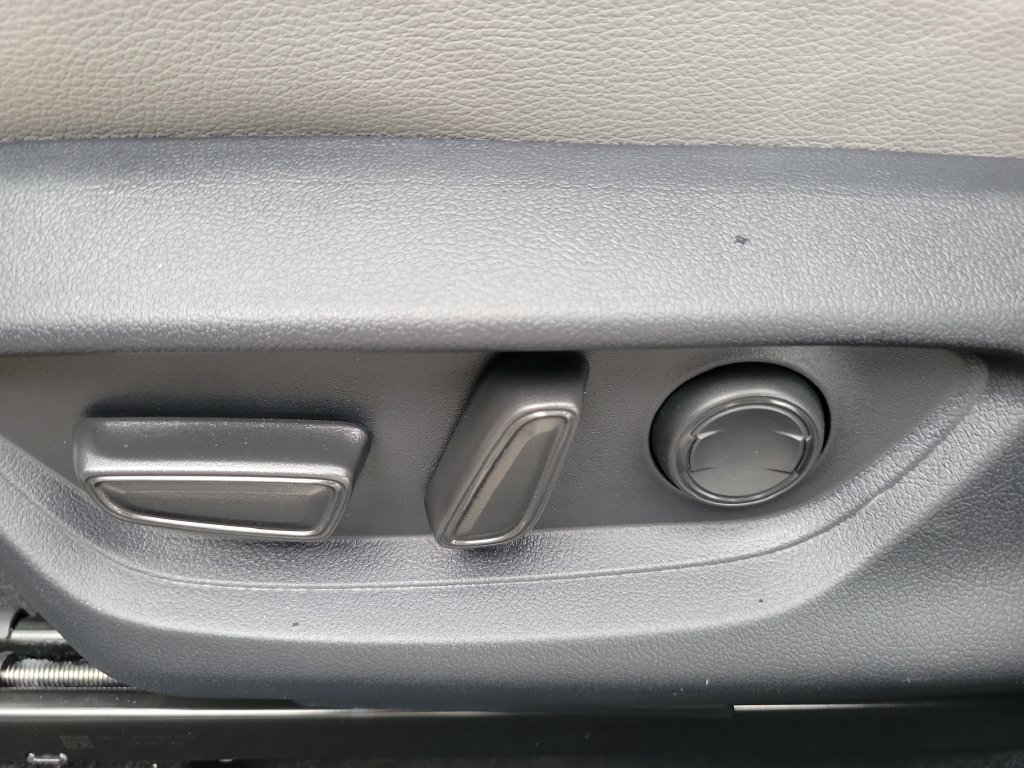 Used 2026 Toyota Camry SE FWD image 27