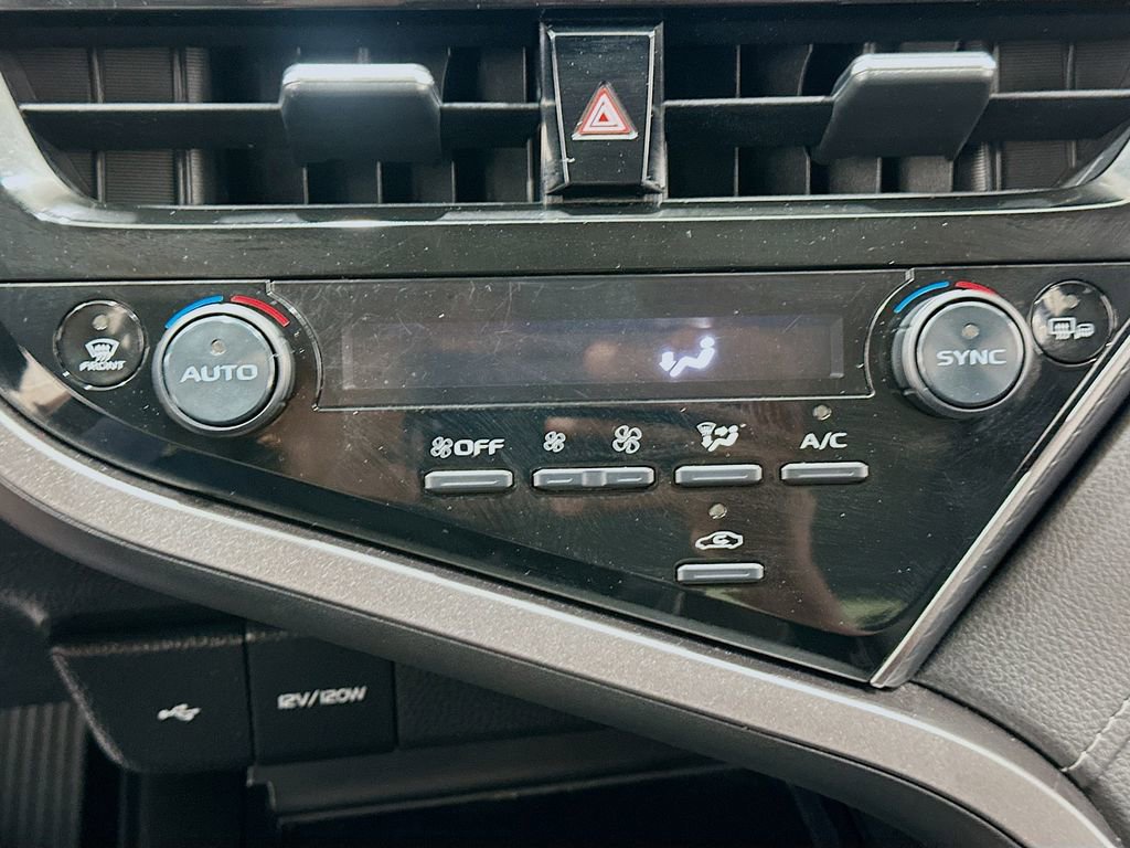 Used 2024 Toyota Camry SE image 15