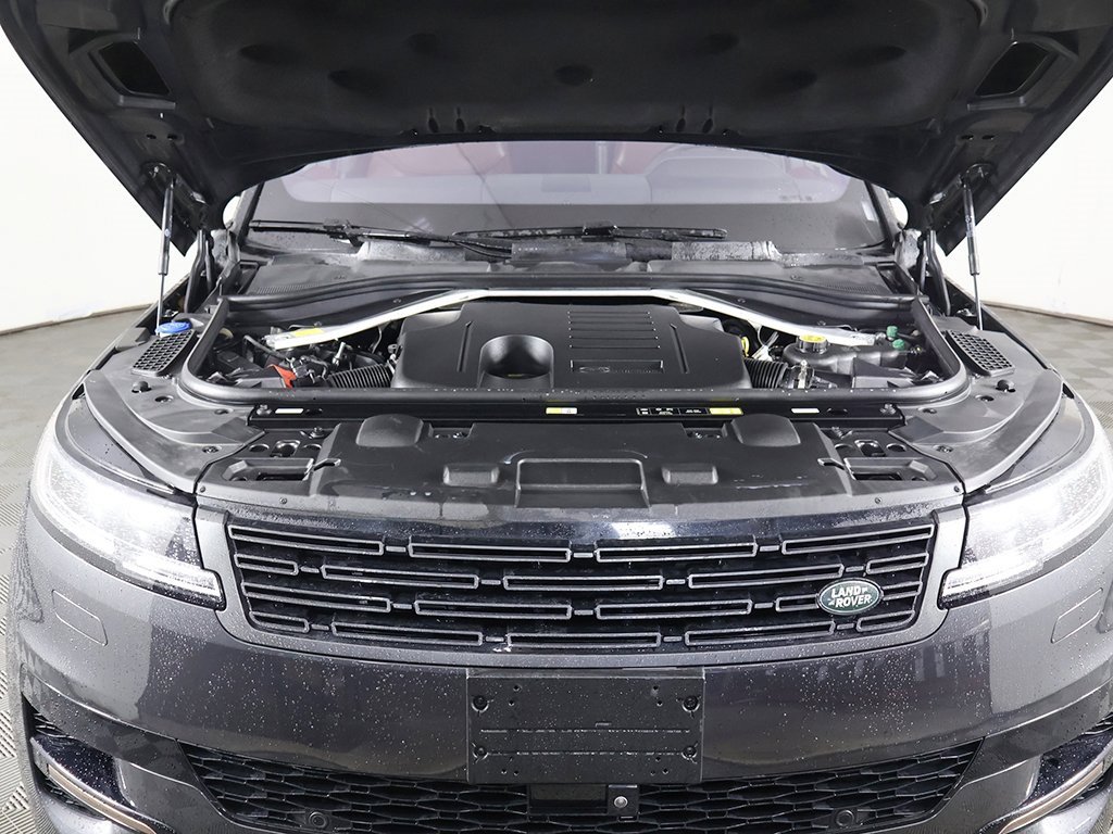Used 2023 Land Rover Range Rover Sport SE Dynamic image 22