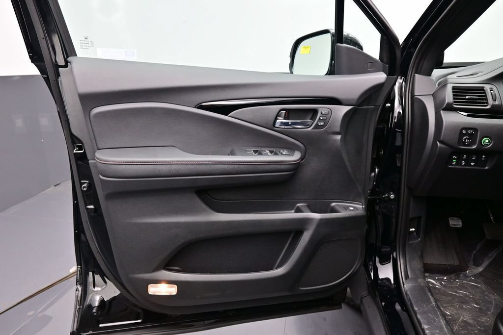 New 2026 Honda Ridgeline Black Edition image 18