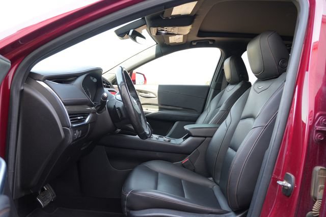 Used 2019 Cadillac XT4 Sport w/ Cold Weather Package FWD image 11