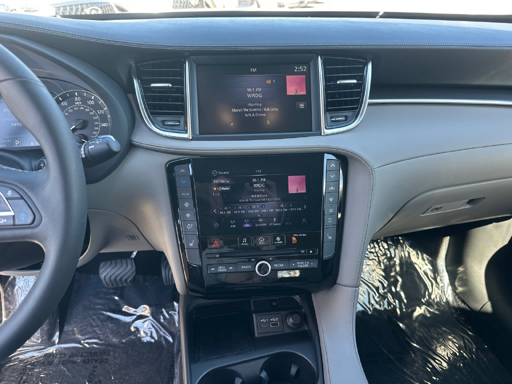 Certified 2023 INFINITI QX50 Luxe FWD image 24