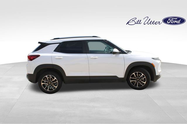 Used 2025 Chevrolet TrailBlazer LT image 4