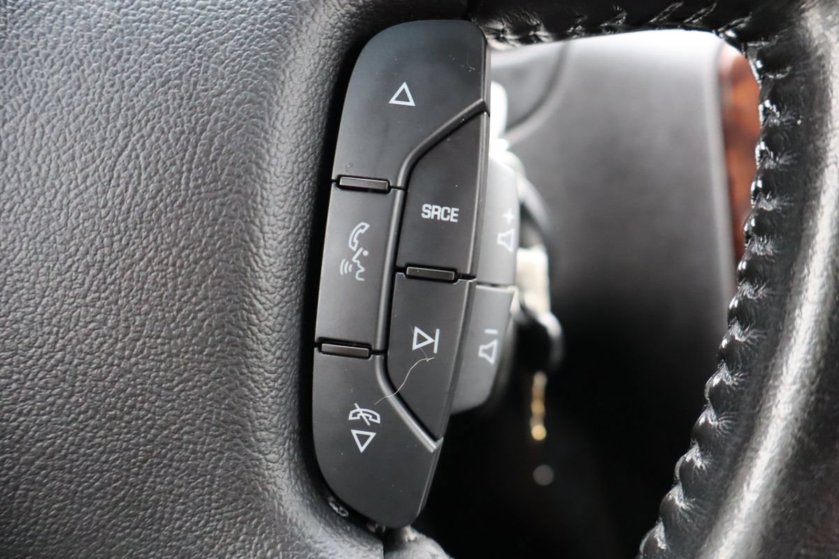 Used 2013 Chevrolet Impala LTZ FWD image 31