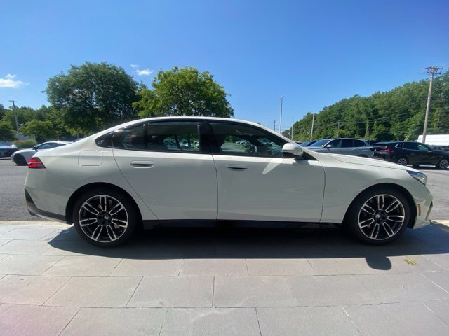 Certified 2024 BMW 530i xDrive w/ M Sport Package AWD/4WD image 6