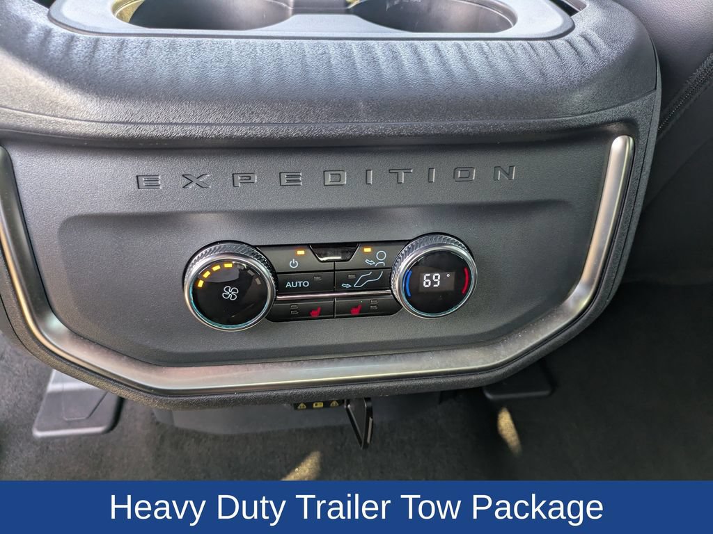 Certified 2025 Ford Expedition Max Platinum w/ Stealth Performance Package AWD/4WD image 18