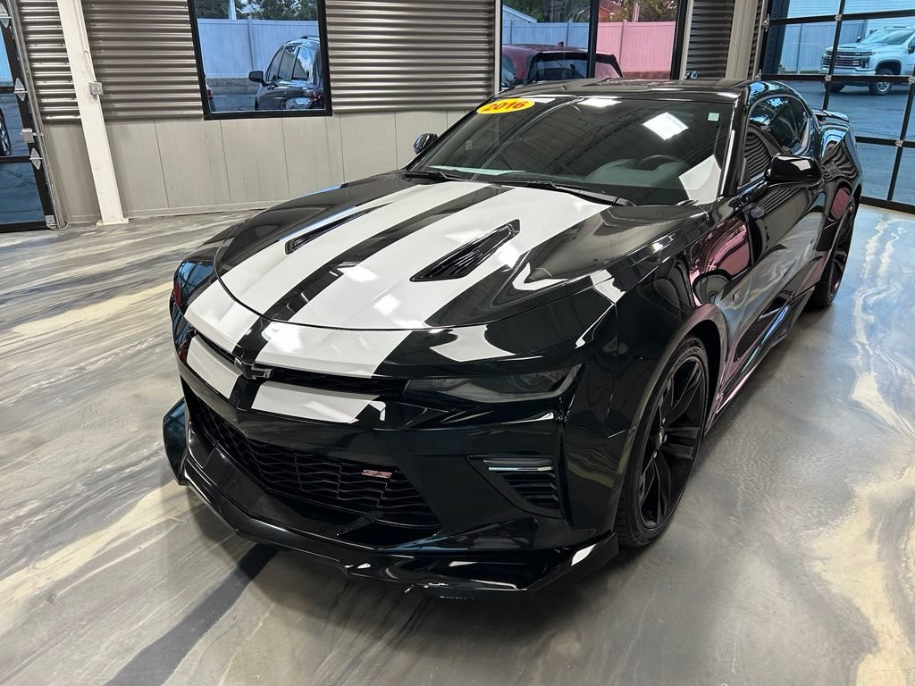 Used 2016 Chevrolet Camaro SS RWD image 3