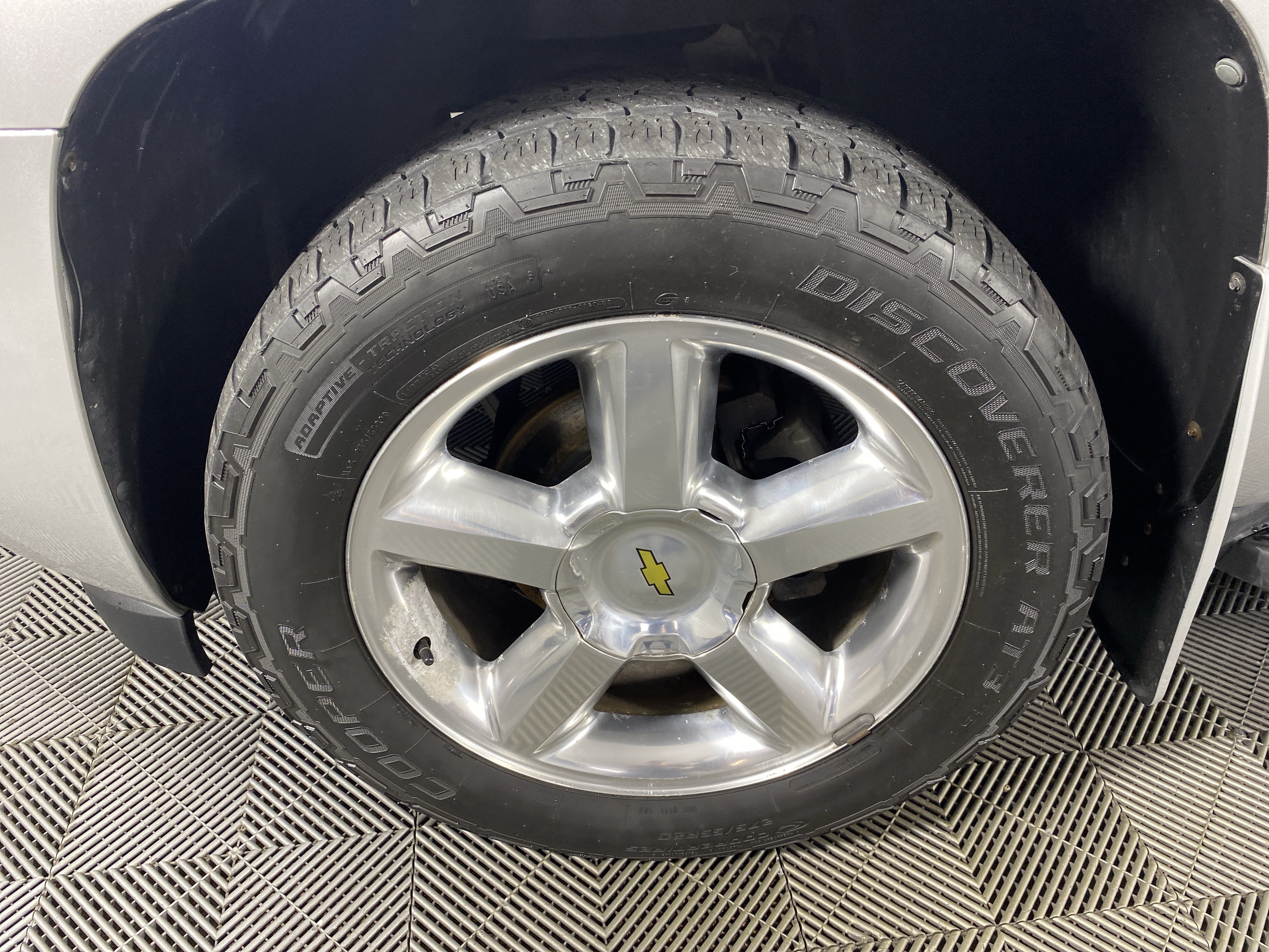 Used 2011 Chevrolet Avalanche LS w/ Regional Value Package AWD/4WD image 12