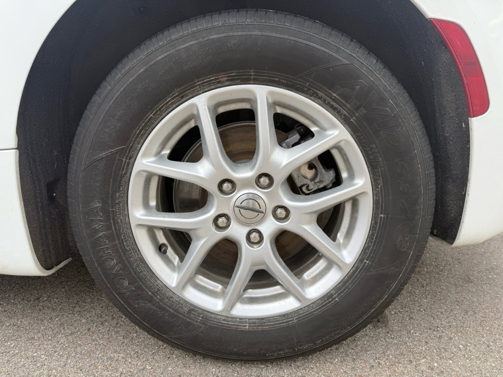 Used 2023 Chrysler Voyager LX image 10