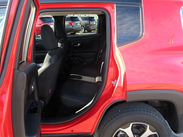 Used 2019 Jeep Renegade Trailhawk image 15