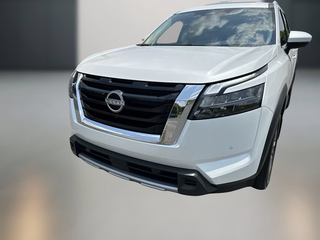 Used 2025 Nissan Pathfinder SL w/ SL Premium Package FWD image 11