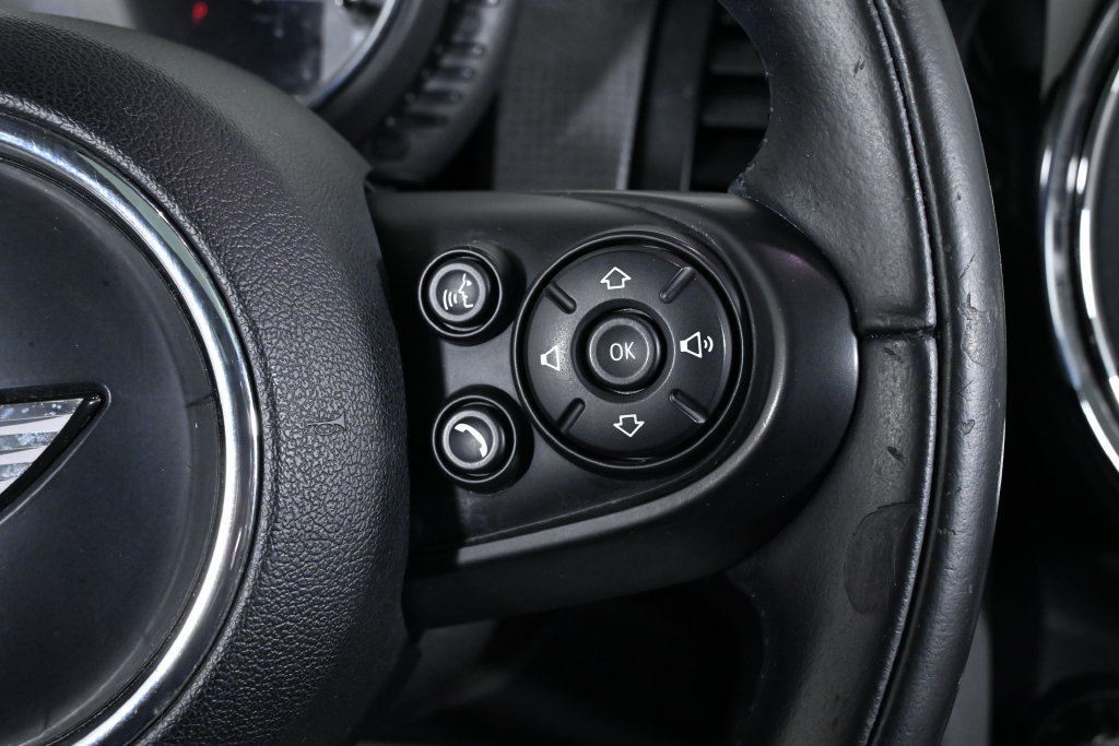 Used 2017 MINI Cooper 4-Door Hardtop FWD image 14