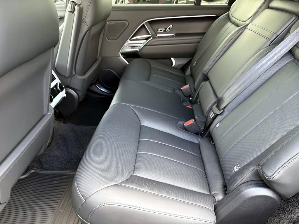 New 2026 Land Rover Range Rover Long Wheelbase SE AWD/4WD image 13