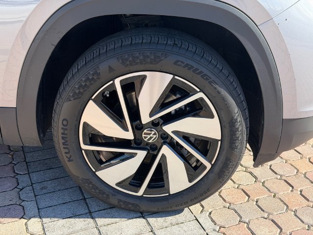 Used 2025 Volkswagen Atlas SE AWD/4WD image 21