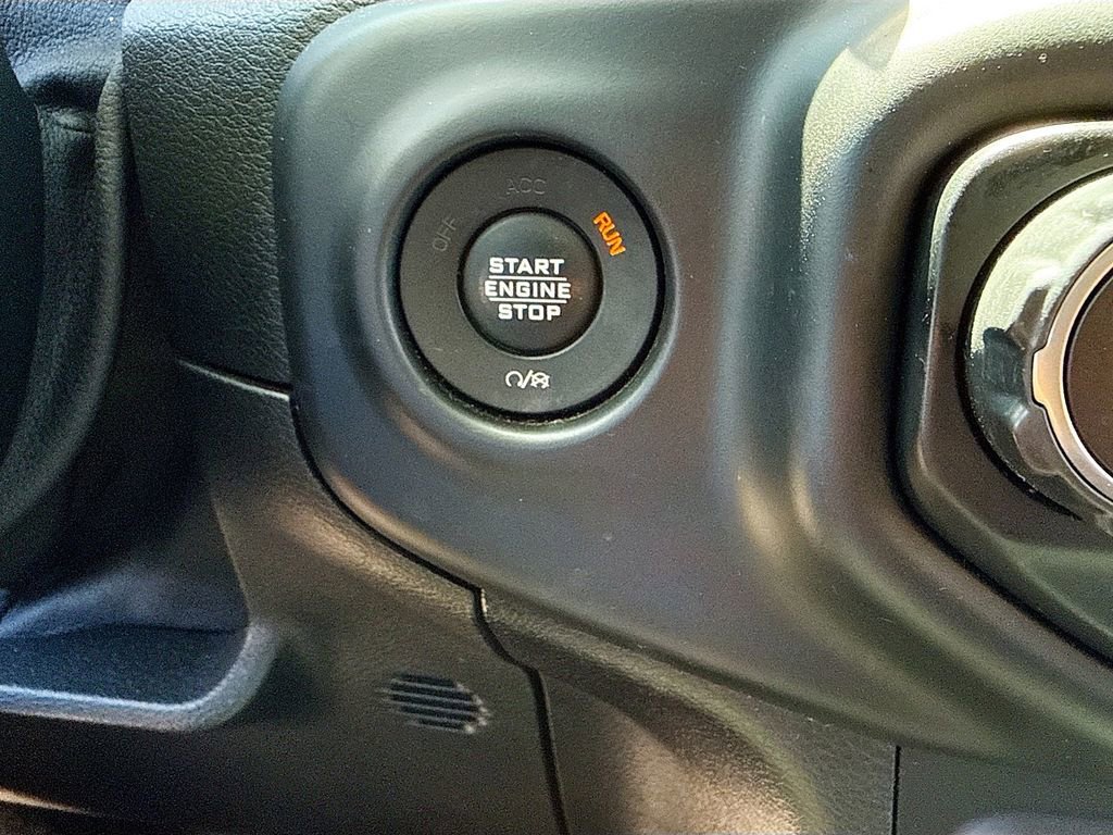 Used 2019 Jeep Wrangler Unlimited Sahara image 24