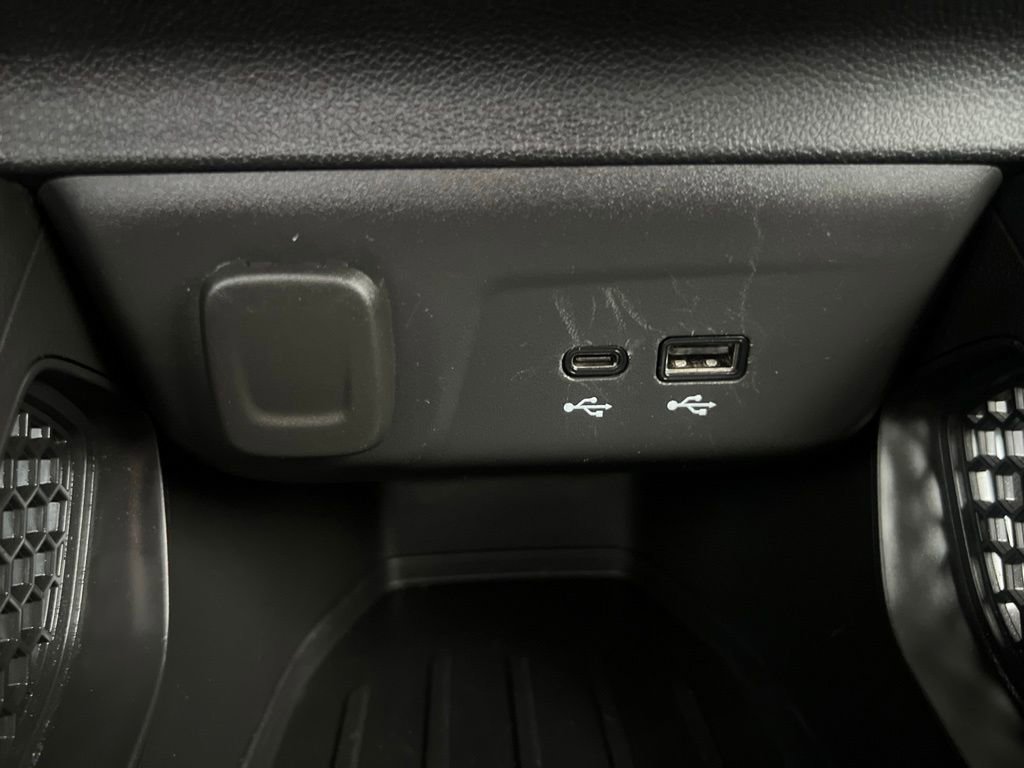 Used 2025 Chevrolet TrailBlazer LT AWD/4WD image 50