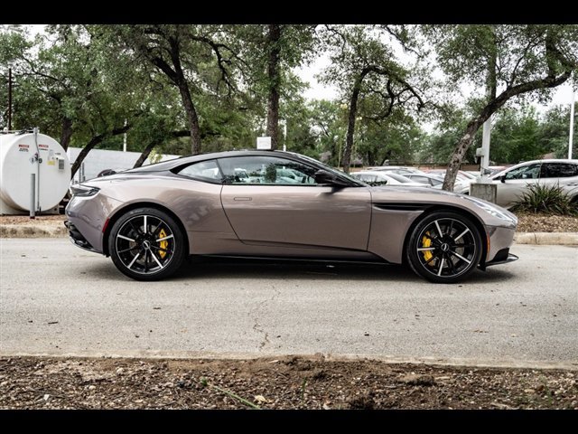 Used 2023 Aston Martin DB11 Coupe RWD image 4