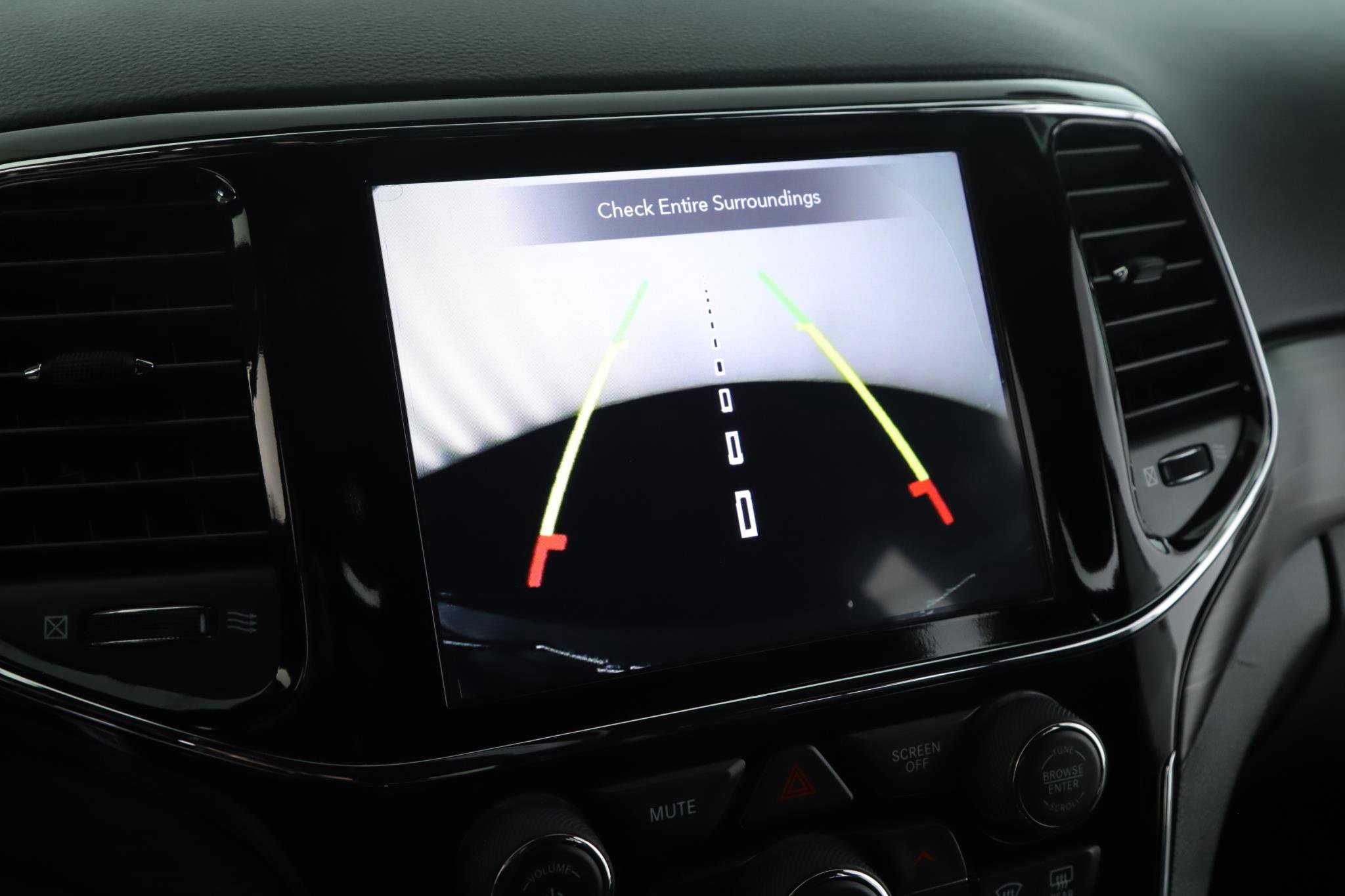 Used 2020 Jeep Grand Cherokee Altitude image 12