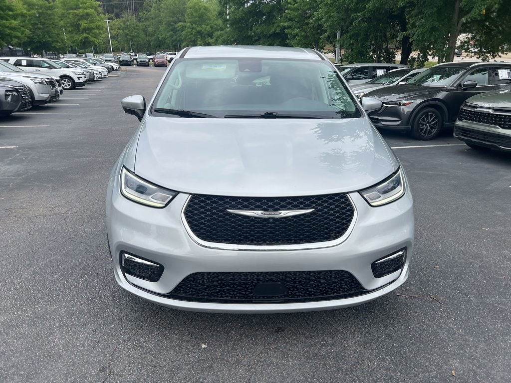 Used 2023 Chrysler Pacifica Touring-L FWD image 6