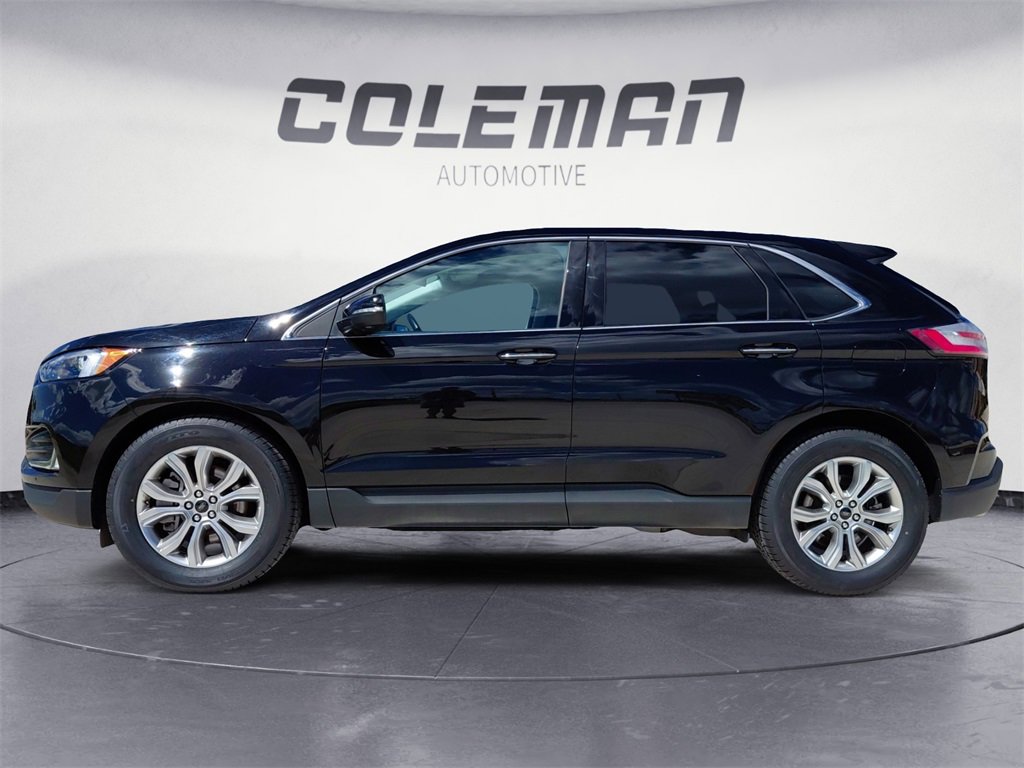 Used 2024 Ford Edge Titanium image 2