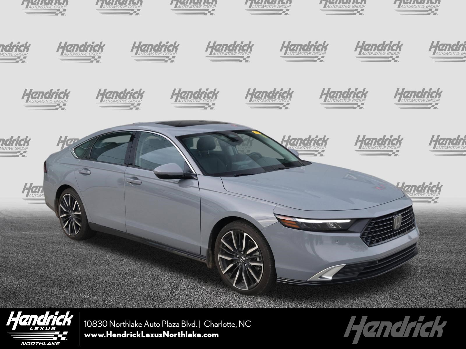 Used 2023 Honda Accord Touring image 1