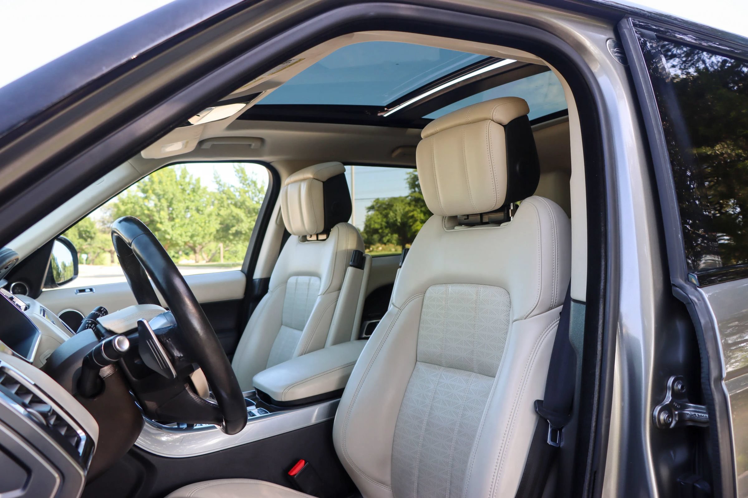 Used 2018 Land Rover Range Rover Sport HSE Dynamic AWD/4WD image 12