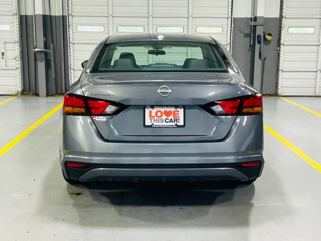 Used 2025 Nissan Altima 2.5 S FWD image 16