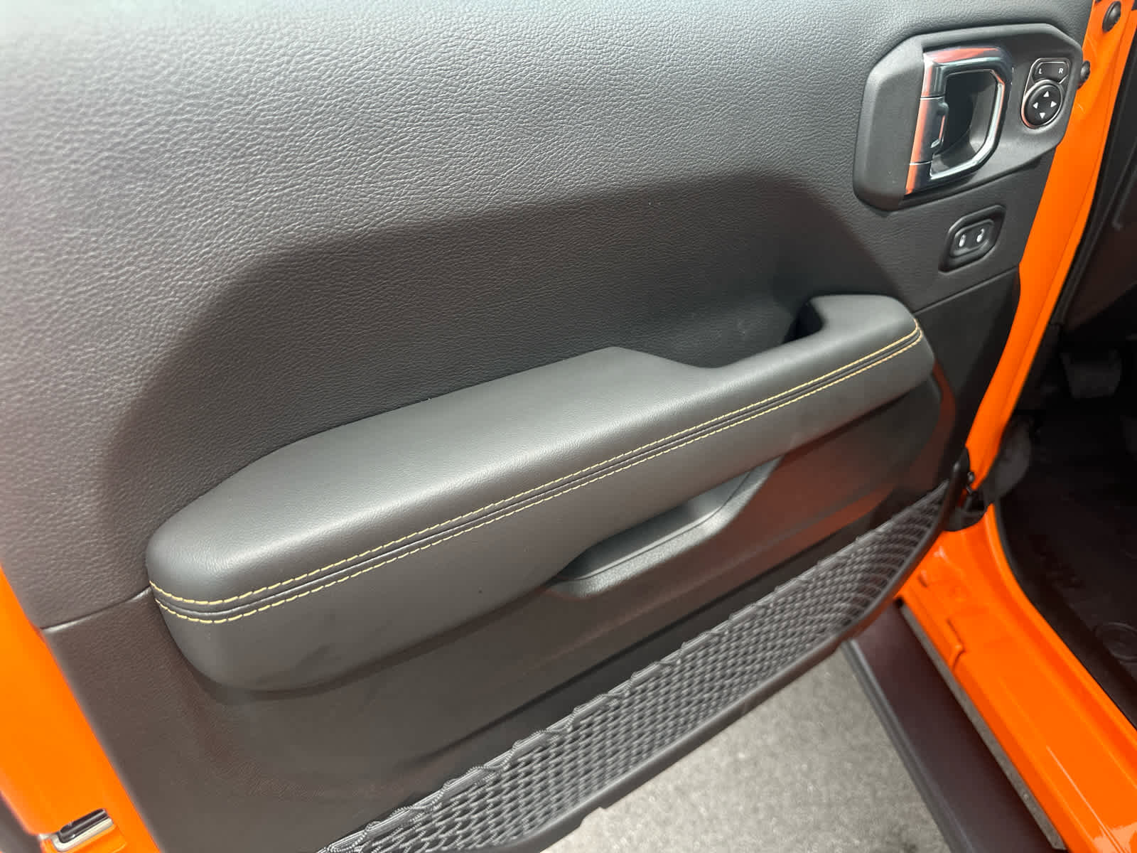 New 2025 Jeep Wrangler Unlimited Rubicon 392 image 25