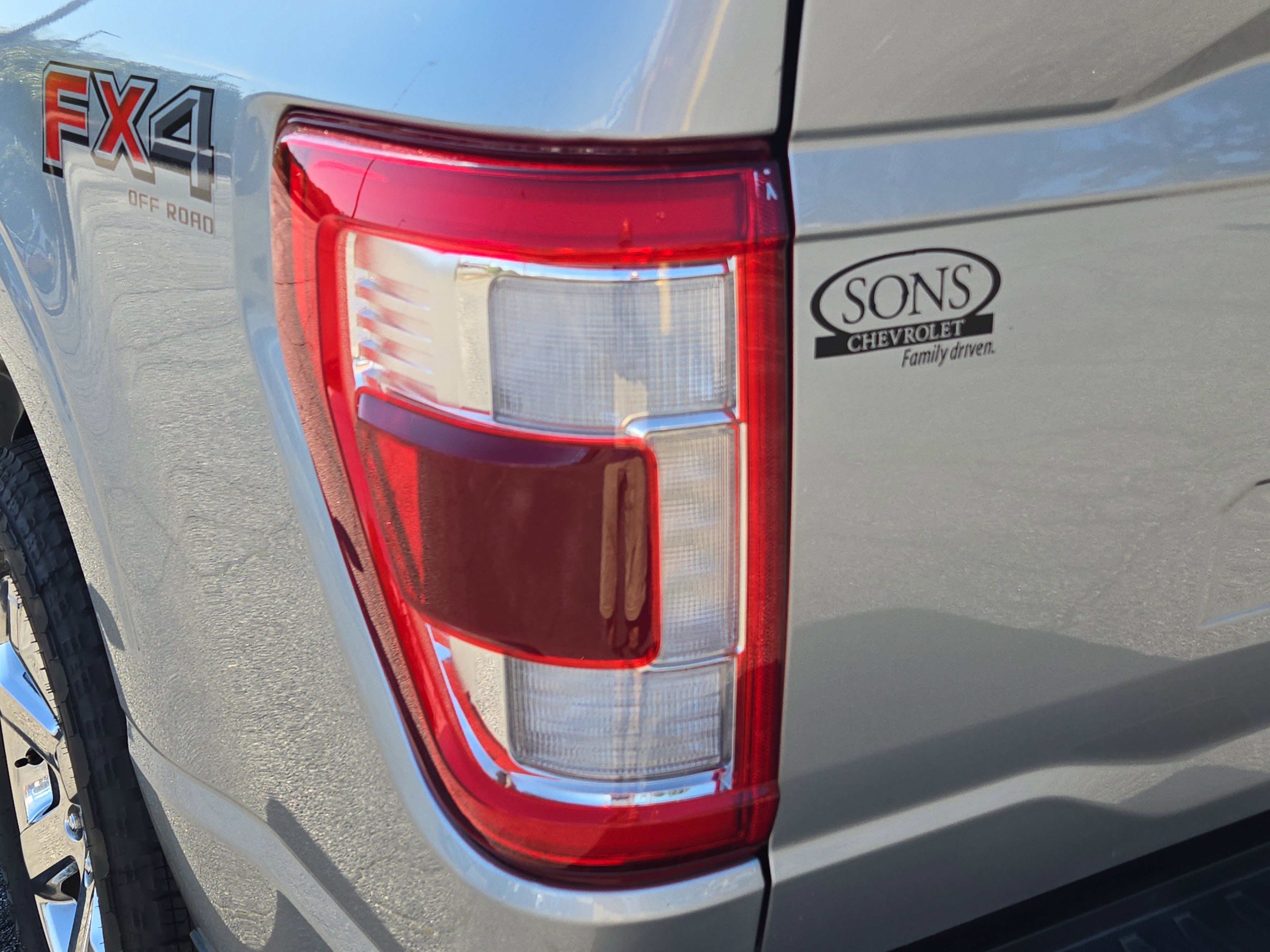 Used 2022 Ford F150 Lariat w/ Max Trailer Tow Package image 12