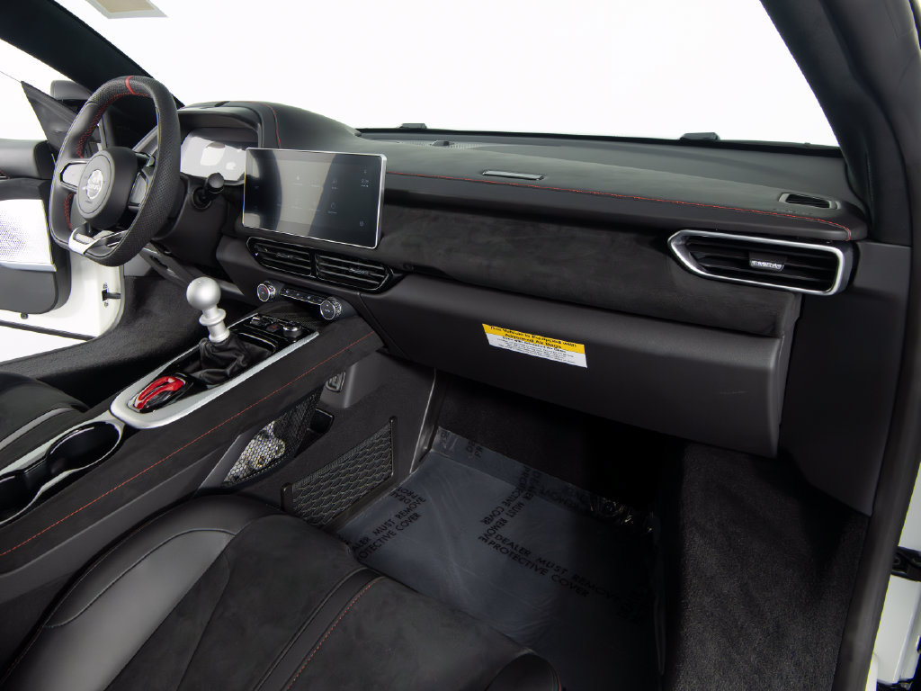 Used 2026 Lotus Emira RWD image 33