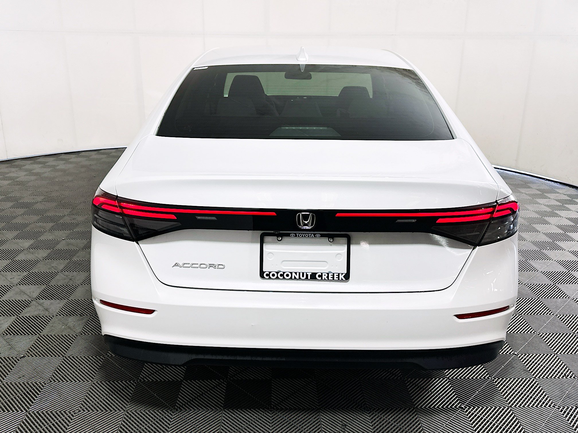 Used 2024 Honda Accord LX image 4