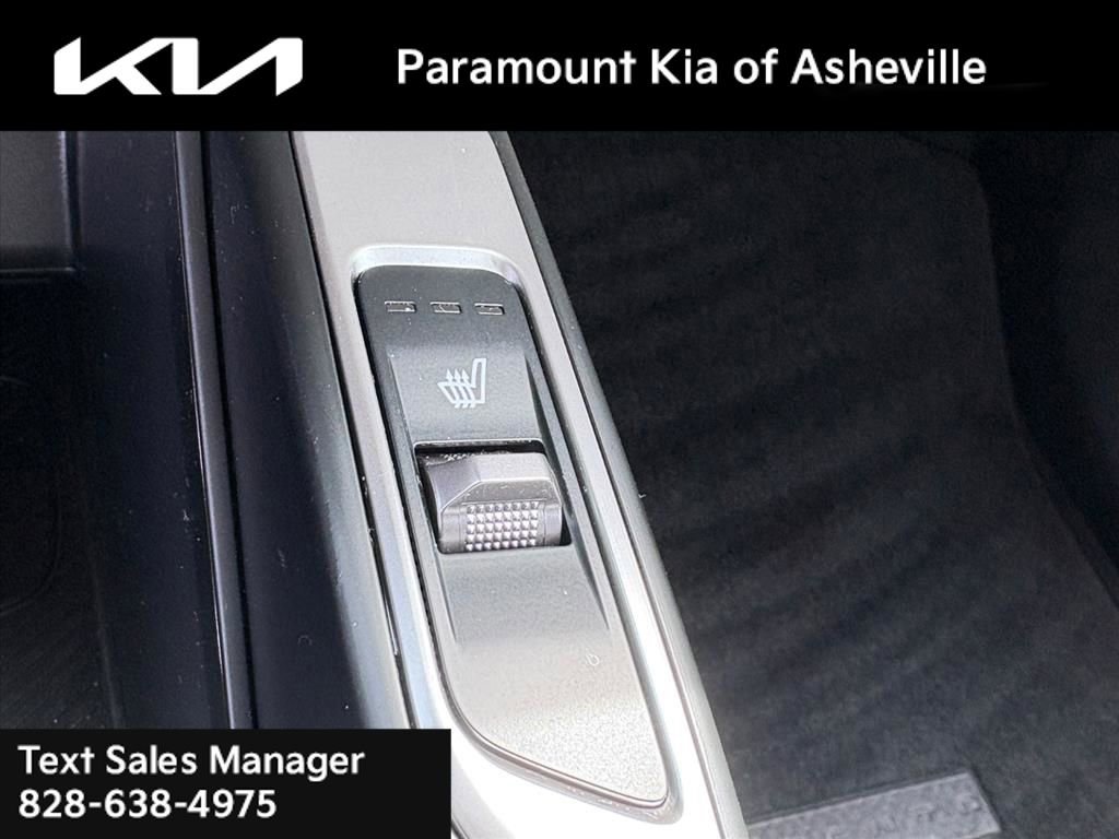 Certified 2025 Kia Sorento EX w/ Panoramic Sunroof Package image 16