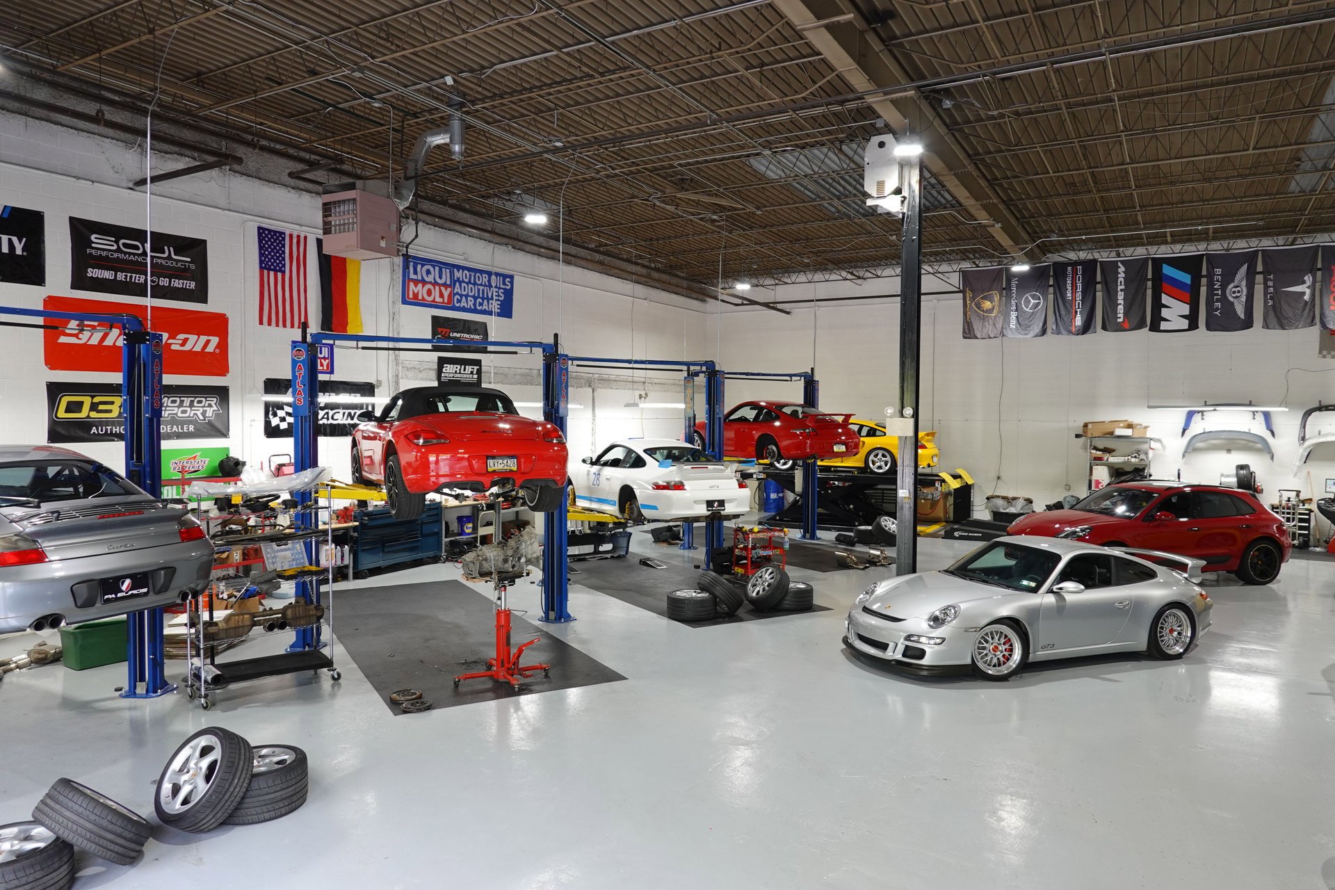 Used 2003 Porsche 911 Targa image 3