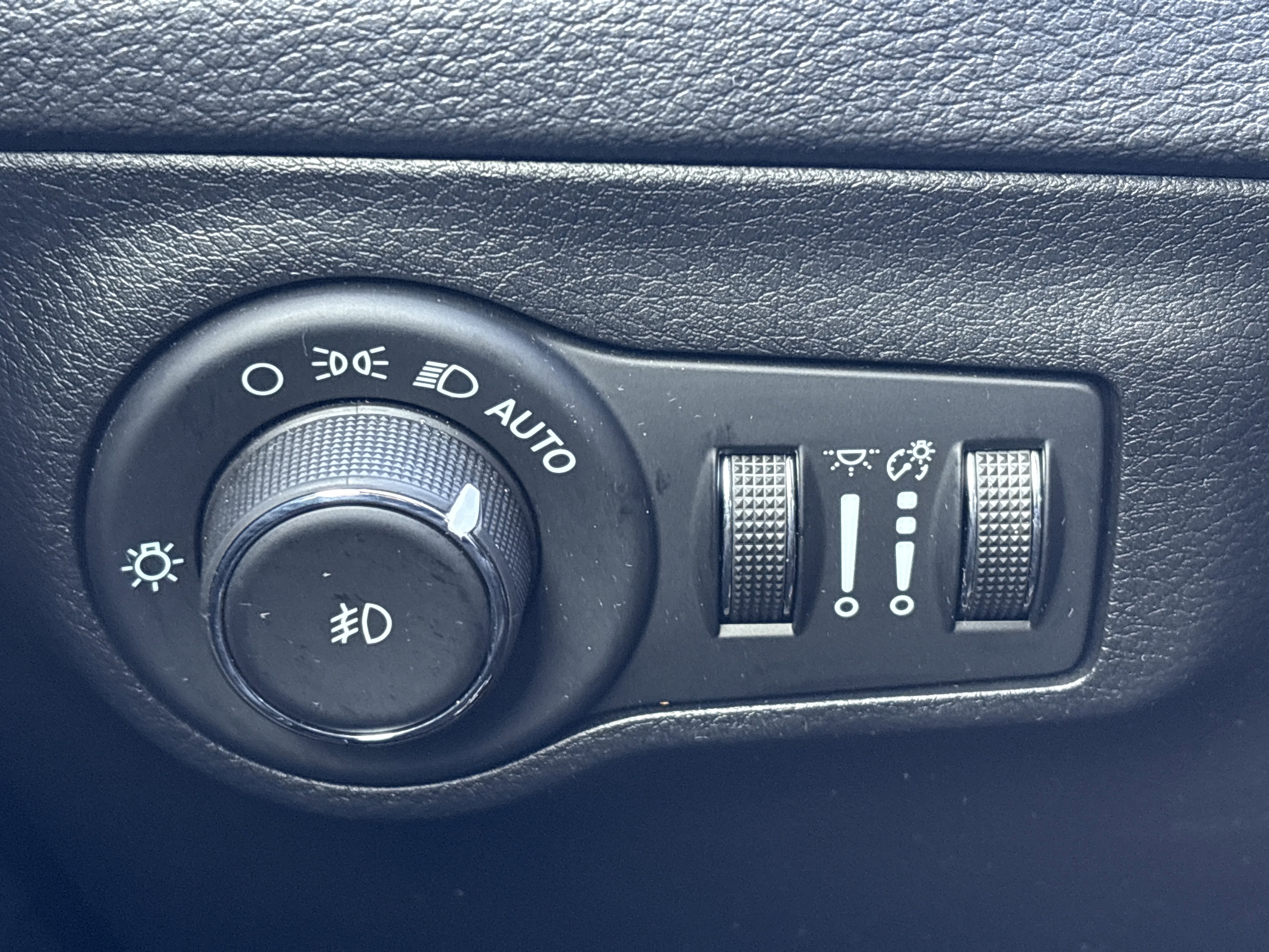 Certified 2021 Jeep Compass Latitude image 31